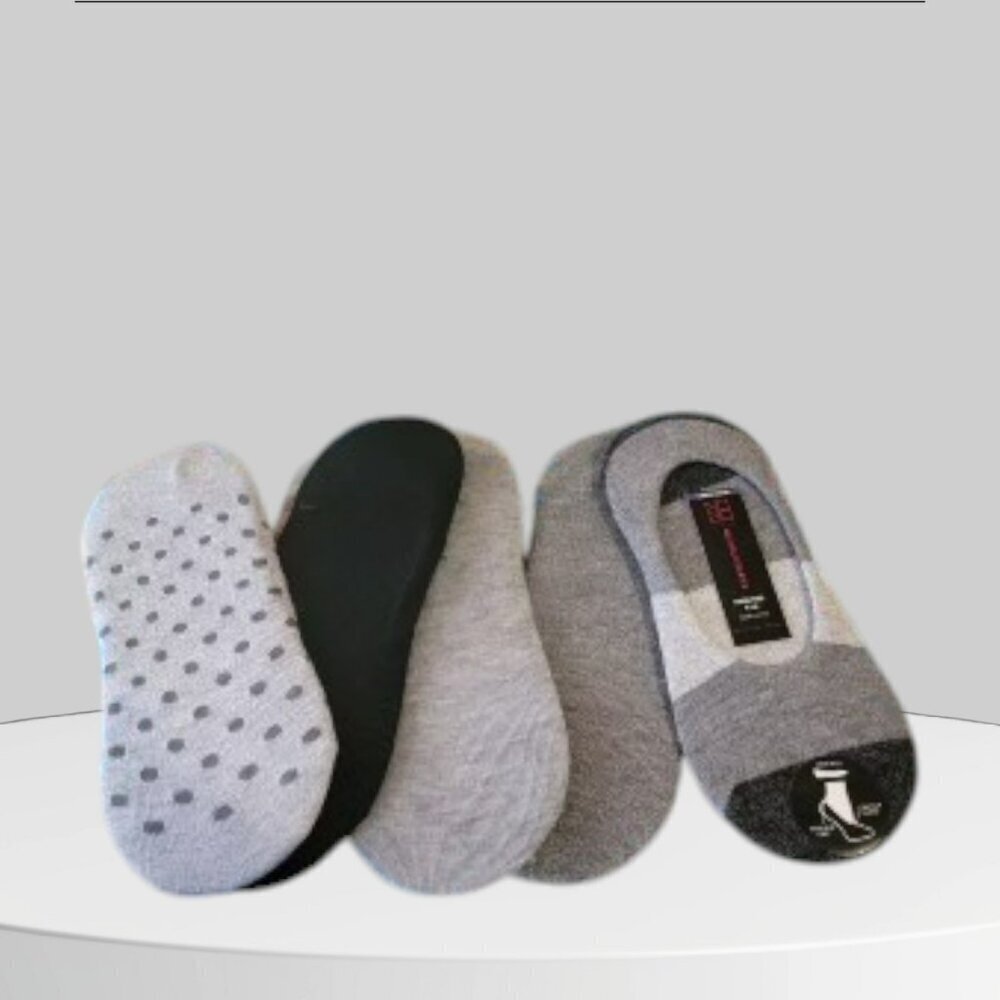 NWOT Set of 5 No‎ Boundaries Loafer High Heel Socks in various shades of Gray